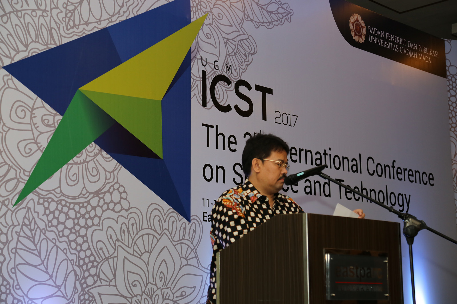 Prof. Jumina gives his welcoming remarks